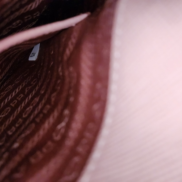 AUTHENTIC PRADA Contenitori Piatti Pink Orchidea Saffiano Clutch - Picture 4 of 16